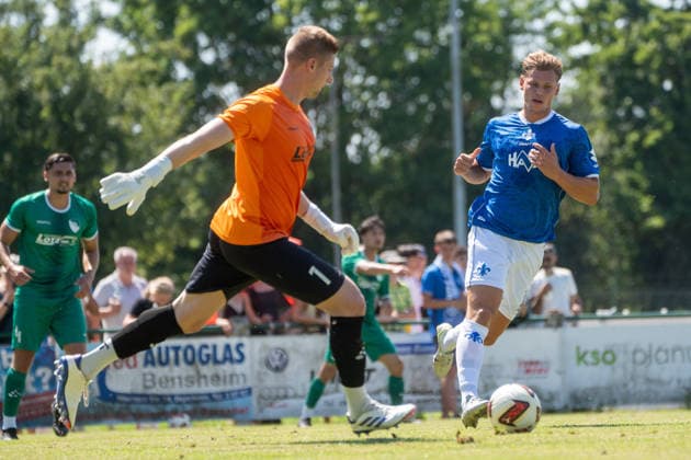 11.07.2026, xhfmx, Fussball Testspiel, VfR Fehlheim - SV Darmstadt 98 v.l. Kevin Darmstädter (1, VfR Fehlheim), Fynn-Luca Lakenmacher (19, SV Darmstadt 98) (DFL DFB REGULATIONS PROHIBIT ANY USE OF PHOTOGRAPHS as IMAGE SEQUENCES and or QUASI-VIDEO) Bensheim-Fehlheim *** July 11, 2026, xhfmx, Soccer Friendly Match, VfR Fehlheim vs. SV Darmstadt 98, by Kevin Darmstädter 1, VfR Fehlheim, Fynn Luca Lakenmacher 19, SV Darmstadt 98 DFL DFB REGULATIONS PROHIBIT ANY USE OF PHOTOGRAPHS AS IMAGE SEQUENCES AND OR QUASI-VIDEO Bensheim Fehlheim