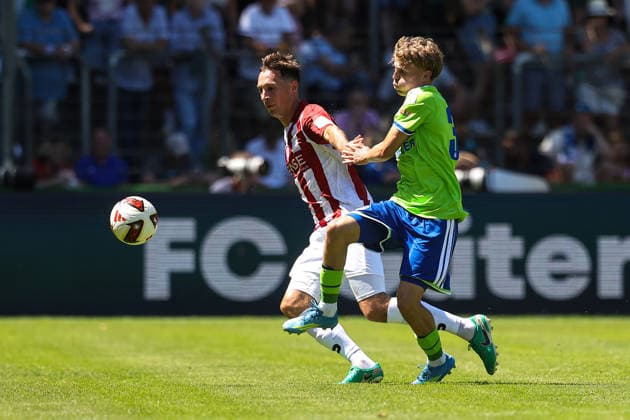 2026.07.11, xkwix, Fußball, Testspiel, FC Gütersloh - FC Schalke 04, NRG24 Stadion im Heidewald, Saison 2026 2027: Fynn Arkenberg (FC Gütersloh 33) im Zweikampf gegen Luca Vozar (FC Schalke 04 38) DFB regulations prohibit any use of photographs as image sequences and or quasi-video. Photo: xKamilxWilkowskixPressefotoKochx Nordrhein-Westfalen Deutschland *** July 11, 2026, xkwix, soccer, friendly match, FC Gütersloh vs. FC Schalke 04, NRG24 Stadion im Heidewald, 2026–2027 season: Fynn Arkenberg (FC Gütersloh 33) in a tackle against Luca Vozar (FC Schalke 04 38). DFB regulations prohibit any use of photographs as image sequences and or quasi-video. Photo: xKamilxWilkowskixPressefotoKochx, North Rhine-Westphalia Westphalia, Germany