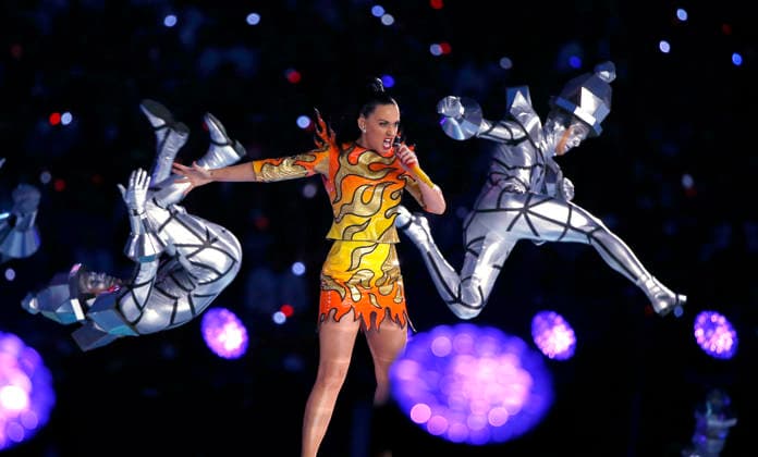 USA AMERICAN FOOTBALL SUPER BOWL Super Bowl XLIX Seattle Seahawks against the New England Patriots epa04600478 US musician Katy Perry performs during the halftime show of Super Bowl XLIX between the Seattle Seahawks and the New England Patriots at the University of Phoenix Stadium in Glendale, Arizona, USA 01 February 2015. GLENDALE United States  Copyright: xTANNENxMAURYx