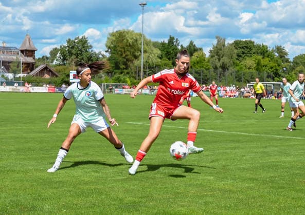 11.07.2026, xlakx, Fussball Testspiel, 1.FFC Turbine Potsdam - 1. FC Union Berlin v.l. Thalia Dias de Souza (1. FFC Turbine Potsdam), Leela Egli (1.FC Union Berlin) Zweikampf, Duell, Kampf, tackle Oranienburg *** July 11, 2026, xlakx, Soccer Friendly Match, 1 FFC Turbine Potsdam 1 FC Union Berlin v l Thalia Dias de Souza 1 FFC Turbine Potsdam, Leela Egli 1 FC Union Berlin, Tackle, Duel, Battle, Oranienburg