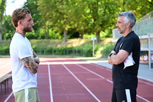 11.07.2026 - Fussball - Saison 2026 2027 - Testspiel Freundschaftsspiel - FC Eintracht Bamberg - SpVgg Greuther Fürth ( Kleeblatt ) - - Sportfoto Zink - xwoxzix - regulations prohibit any use of photographs as image sequences and or quasi-video - only for editorial use - Ole Pohlmann (10, SpVgg Greuther Fürth ) Danny Schwarz (Co-Trainer SpVgg Greuther Fürth ) *** July 11, 2026 Soccer Season 2026–2027 Exhibition Match Friendly Match FC Eintracht Bamberg vs. SpVgg Greuther Fürth Kleeblatt Sports Photo by Zink xwoxzix; regulations prohibit any use of photographs as image sequences and or quasi-video; for editorial use only. Ole Pohlmann 10, SpVgg Greuther Fürth Danny Schwarz, Assistant Coach, SpVgg Greuther Fürth
