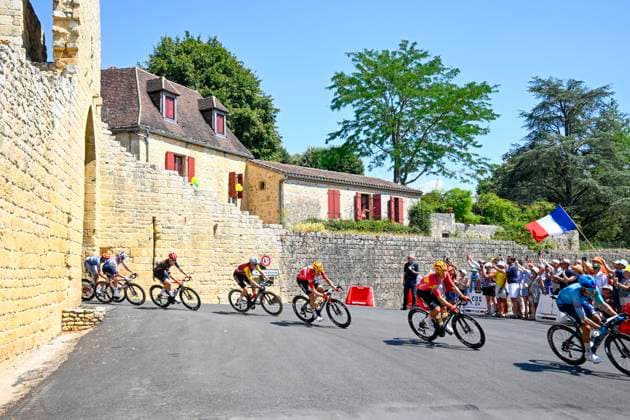 Tour de France 2026 Stage 8 BERGERAC, FRANCE - JULY 11 : Van Gils Maxim (BEL) of Red Bull - BORA - Hansgrohe, Pluimers Rick (NED) of Tudor Pro Cycling Team in action during stage 8 of the 113rd edition of Tour de France an UCI World Tour 2.UWT cycling road race stage for Men Elite of 182 km with start in Perigueux and finish in Bergerac on July 11, 2026 in Bergerac, France, 11 07 2026 ( Motordriver Kurt Vandenborre - Bergerac France  Copyright: xTomasxSiskx