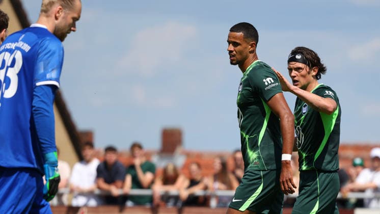 FSV Schöningen vs. VfL, Testspiel Schöningen, 11.07.2026, Fußball, Herren, Saison 2026 2027, Testspiel, FSV Schöningen vs. VfL Wolfsburg: Torjubel Robert Glatzel (VfL Wolfsburg) Deutschland *** FSV Schöningen vs. VfL, Friendly Match in Schöningen, July 11, 2026, Soccer, Men s, 2026–2027 Season, Friendly Match, FSV Schöningen vs. VfL Wolfsburg, Robert Glatzel Celebrates a Goal, VfL Wolfsburg, Germany