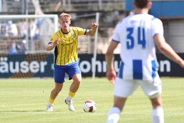 Testspiel: 1. FC Lok Leipzig - Hertha BSC Berlin, 11.07.2026 Gabriel Sadlek (18, Lok Leipzig). Fußball, Saison-Vorbereitung 2026 2027, Testspiel: 1. FC Lok Leipzig (Regionalliga Nordost) vs. Hertha BSC Berlin (2. Bundesliga) am 11.07.2026 im Bruno-Plache-Stadion, Leipzig. *** Friendly Match 1: FC Lok Leipzig vs. Hertha BSC Berlin, July 11, 2026; Gabriel Sadlek, 18; FC Lok Leipzig Soccer; 2026–2027 Preseason; Friendly Match 1: FC Lok Leipzig (Regionalliga Nordost) vs. Hertha BSC Berlin (2. Bundesliga) on July 11, 2026, at Bruno Plache Stadium, Leipzig Copyright: xBEAUTIFULxSPORTS JanxKaeferx