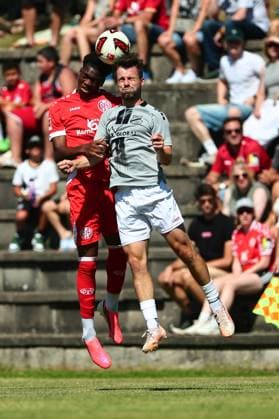 Colin Schmitz (Eisbachtal, 25) im Zweikampf mit Rael Nakuzola (1. FSV Mainz 05, 47) Sportfreunde Eisbachtal vs 1. FSV Mainz 05, Fussball, Testspiel, 11.07.2026 DFL REGULATIONS PROHIBIT ANY USE OF PHOTOGRAPHS AS IMAGE SEQUENCES AND OR QUASI-VIDEO Sportfreunde Eisbachtal vs 1. FSV Mainz 05, Fussball, Testspiel, 11.07.2026 Nentershausen *** Colin Schmitz (Eisbachtal), 25, in a tackle with Rael Nakuzola (1 FSV Mainz 05), 47 Sportfreunde Eisbachtal vs. 1 FSV Mainz 05, Soccer, Friendly Match, July 11, 2026 DFL REGULATIONS PROHIBIT ANY USE OF PHOTOGRAPHS AS IMAGE SEQUENCES AND OR QUASI-VIDEO Sportfreunde Eisbachtal vs. 1. FSV Mainz 05, Soccer, Friendly Match, July 11, 2026, Nentershausen Copyright: xEibner-Pressefotox EP_RWS