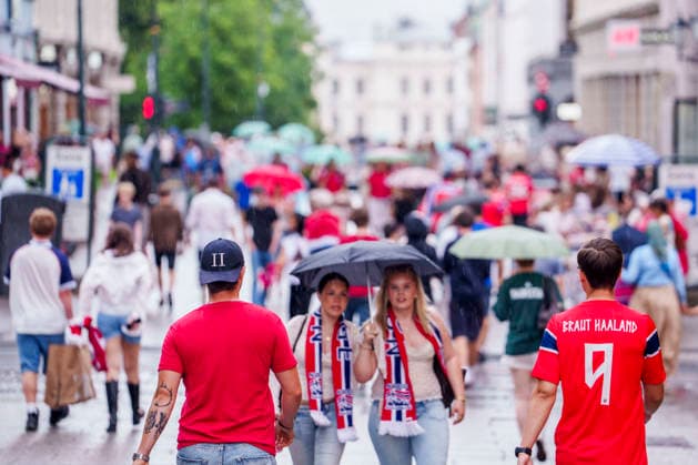 World Cup 2026 Oslo 20260711. Oslo city center in the afternoon before the World Cup match between Norway and England tonight. Photo: Javad Parsa NTB Oslo Norway EDITORIAL USE ONLY. RESTRICTED USE FOR BETTING COMPANIES Ref:_SPOx6nwQakEOM8.jpg *** 2026 World Cup Oslo 20260711 Oslo city center in the afternoon before tonight s World Cup match between Norway and England. Photo by Javad Parsa, NTB, Oslo, Norway. EDITORIAL USE ONLY. RESTRICTED USE FOR BETTING COMPANIES.  Copyright: xJavadxParsax xNTBx