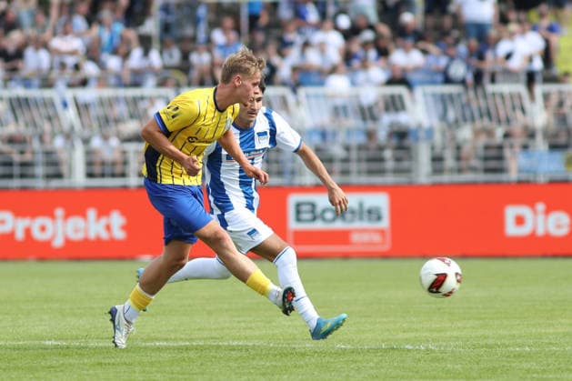 Testspiel: 1. FC Lok Leipzig - Hertha BSC Berlin, 11.07.2026 Gabriel Sadlek (18, Lok Leipzig). Fußball, Saison-Vorbereitung 2026 2027, Testspiel: 1. FC Lok Leipzig (Regionalliga Nordost) vs. Hertha BSC Berlin (2. Bundesliga) am 11.07.2026 im Bruno-Plache-Stadion, Leipzig. *** Friendly Match 1: FC Lok Leipzig vs. Hertha BSC Berlin, July 11, 2026; Gabriel Sadlek, 18; FC Lok Leipzig Soccer; 2026–2027 Preseason; Friendly Match 1: FC Lok Leipzig (Regionalliga Nordost) vs. Hertha BSC Berlin (2. Bundesliga) on July 11, 2026, at Bruno Plache Stadium, Leipzig Copyright: xBEAUTIFULxSPORTS JanxKaeferx