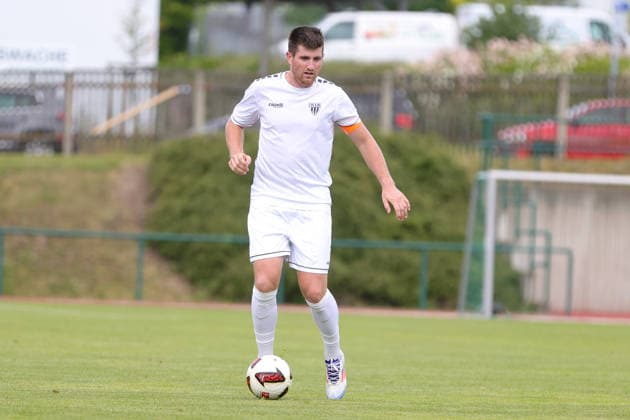 11.07.2026, Fussball, Saison 2026 2027, Testspiel: Chemnitzer FC - FC Schweinfurt 05 Kevin Fery (FC Schweinfurt 05, 15) mit Ball, Einzelbild Frankenberg Jahnkampfbahn Sachsen Deutschland *** July 11, 2026, Soccer, 2026–2027 Season, Friendly Match: Chemnitzer FC vs. FC Schweinfurt 05, Kevin Fery (FC Schweinfurt 05), No. 15 with the ball, Single frame, Frankenberg Jahnkampfbahn, Saxony, Germany