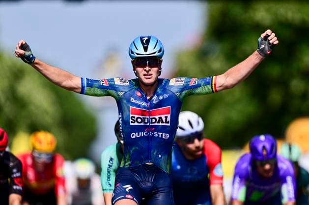 Tour de France 2026 Stage 8 BERGERAC, FRANCE - JULY 11 : Merlier Tim (BEL) of Soudal Quick Step celebrating his victory during stage 8 of the 113rd edition of Tour de France an UCI World Tour 2.UWT cycling road race stage for Men Elite of 182 km with start in Perigueux and finish in Bergerac on July 11, 2026 in Bergerac, France, 11 07 2026 ( Motordriver Kurt Vandenborre - Bergerac France  Copyright: xPeterxDexVoechtx