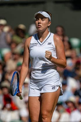 Tennis - Wimbledon Championship 2026 - Day 13 LONDON, ENGLAND - Saturday, July 11, 2026: Linda Noskova (CZE) during the Ladies Singles Final match on Day Thirteen of The Championships Wimbledon 2026 at the All England Lawn Tennis and Croquet Club. (Photo by Kirsten Holst Propaganda) LONDON All England Lawn Tennis and Croq GREATER LONDON ENGLAND  Copyright: xKirstenxHolstx 2026-07-11-025-Wimbledon_Day_13