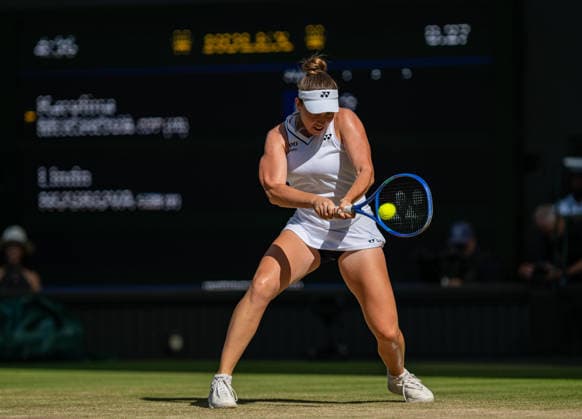 Tennis - Wimbledon Championship 2026 - Day 13 LONDON, ENGLAND - Saturday, July 11, 2026: Linda Noskova (CZE) during the Ladies Singles Final match on Day Thirteen of The Championships Wimbledon 2026 at the All England Lawn Tennis and Croquet Club. (Photo by Kirsten Holst Propaganda) LONDON All England Lawn Tennis and Croq GREATER LONDON ENGLAND  Copyright: xKirstenxHolstx 2026-07-11-030-Wimbledon_Day_13