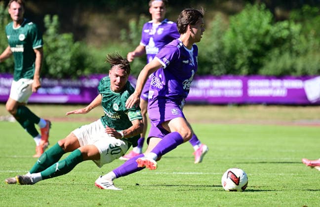 11.07.2026 - Fussball - Saison 2026 2027 - Testspiel Freundschaftsspiel - FC Eintracht Bamberg - SpVgg Greuther Fürth ( Kleeblatt ) - - Sportfoto Zink - xwoxzix - regulations prohibit any use of photographs as image sequences and or quasi-video - only for editorial use - Felix Klaus (30, SpVgg Greuther Fürth ) Jannis Keil (4, FC Eintracht Bamberg ) *** July 11, 2026 Soccer Season 2026–2027 Exhibition Match Friendly Match FC Eintracht Bamberg vs. SpVgg Greuther Fürth Kleeblatt Sports Photo by Zink xwoxzix; regulations prohibit any use of photographs as image sequences and or quasi-video; for editorial use only. Felix Klaus 30, SpVgg Greuther Fürth Jannis Keil 4, FC Eintracht Bamberg