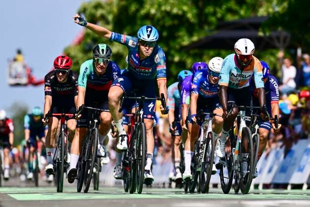 Tour de France 2026 Stage 8 BERGERAC, FRANCE - JULY 11 : Merlier Tim (BEL) of Soudal Quick Step celebrating his victory during stage 8 of the 113rd edition of Tour de France an UCI World Tour 2.UWT cycling road race stage for Men Elite of 182 km with start in Perigueux and finish in Bergerac on July 11, 2026 in Bergerac, France, 11 07 2026 ( Motordriver Kurt Vandenborre - Bergerac France  Copyright: xPeterxDexVoechtx