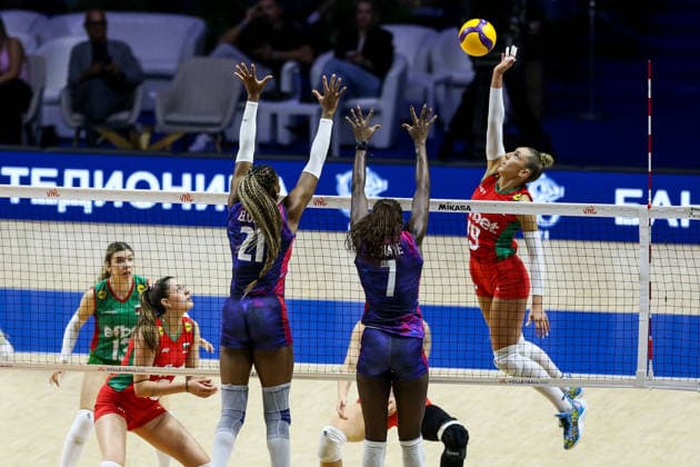 Bulgaria v France- Women s Volleyball Nations League BELGRADE, SERBIA - JULY 11: A. Milanova (19) of Bulgaria in action against E. Elouga (21) of France during the 2026 FIVB Volleyball Women s Nations League match between the Bulgaria and France in Belgrade, Serbia, on July 11, 2026. Filip Stevanovic Anadolu Belgrade Serbia. Editorial use only. Please get in touch for any other usage.  Copyright: x2026xAnadoluxFilipxStevanovicx