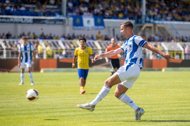 GER, Leipzig, Fussball, Testspiel, 1. FC Lokomotive Leipzig vs. Hertha BSC im Bild v.l.: Paul Seguin (Hertha BSC 30), Aktion mit Ball 11.07.2026, Bruno-Plache Stadion Leipzig DFB REGULATIONS PROHIBIT ANY USE OF PHOTOGRAPHS AS IMAGE SEQUENCES AND OR QUASI-VIDEO, *** GER, Leipzig, Soccer, Friendly Match, 1 FC Lokomotive Leipzig vs. Hertha BSC (pictured, from left: Paul Seguin, Hertha BSC 30, in action with the ball, July 11, 2026), Bruno Plache Stadium, Leipzig. DFB regulations prohibit any use of photographs as image sequences and or quasi-video, Copyright: HMBxMedia PaulxFritz
