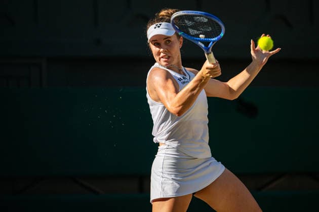 Tennis - Wimbledon Championship 2026 - Day 13 LONDON, ENGLAND - Saturday, July 11, 2026: Linda Noskova (CZE) during the Ladies Singles Final match on Day Thirteen of The Championships Wimbledon 2026 at the All England Lawn Tennis and Croquet Club. (Photo by Kirsten Holst Propaganda) LONDON All England Lawn Tennis and Croq GREATER LONDON ENGLAND  Copyright: xKirstenxHolstx 2026-07-11-055-Wimbledon_Day_13