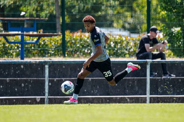 Deutschland: Fussball 2026 2027 , Testspiel , Freundschaftsspiel - FC Thun vs. SV Waldhof Mannheim - Allmendwaldstadion (Rust) : Djayson Mendes (SV Waldhof Mannheim, 35) am Ball *** German Soccer 2026 2027, Exhibition Match, Friendly Match: FC Thun vs. SV Waldhof Mannheim at Allmendwaldstadion in Rust; Djayson Mendes of SV Waldhof Mannheim, 35, on the ball Copyright: xBennetxLongx