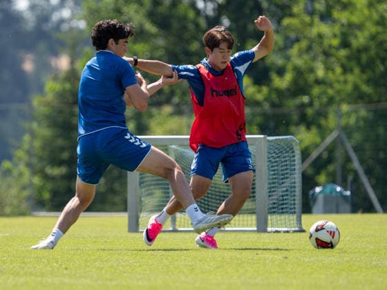 Anselmo Garcia MacNulty (1. FC Magdeburg), Yoon Doyoung (1. FC Magdeburg) GER, Fussball, Trainingslager 1. FC Magdeburg, Saison 2026 2027, 11.07.2027 GER, Fussball, Trainingslager 1. FC Magdeburg, Saison 2026 2027, 11.07.2027 Amberg *** Anselmo Garcia MacNulty, 1. FC Magdeburg; Yoon Doyoung, 1. FC Magdeburg, GER, soccer, 1. FC Magdeburg training camp, 2026–2027 season, July 11, 2027 GER, Soccer, 1 FC Magdeburg training camp, 2026–2027 season, July 11, 2027 Amberg Copyright: xEibner CarstenxSchweringx EP_CSG