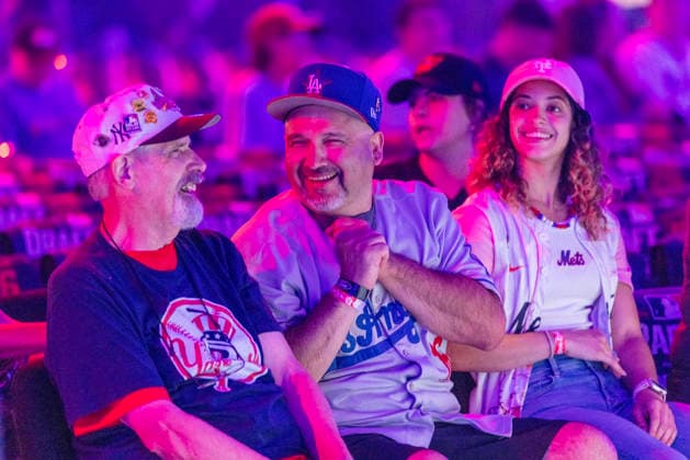 Baseball fans take their seat before the first round of the MLB, Baseball Herren, USA baseball draft, Saturday, July 11, 2026, in Philadelphia, Pennsylvania.  PHI20260711002 LaurencexKesterson