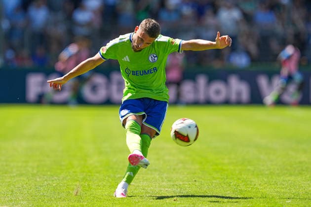 11.07.2026, xydrx, Fußball, Testspiel, FC Gütersloh - FC Schalke 04, Saison 2026 2027, Ohlendorf Stadion im Heidewald: Adil Aouchiche (FC Schalke 04, 24) DFB regulations prohibit any use of photographs as image sequences and or quasi-video. *** July 11, 2026, xydrx, soccer, friendly match, FC Gütersloh vs. FC Schalke 04, 2026–2027 season, Ohlendorf Stadium in Heidewald, Adil Aouchiche, FC Schalke 04, 24. DFB regulations prohibit any use of photographs as image sequences and or quasi-video Copyright: HMBxMedia YannisxDreimann