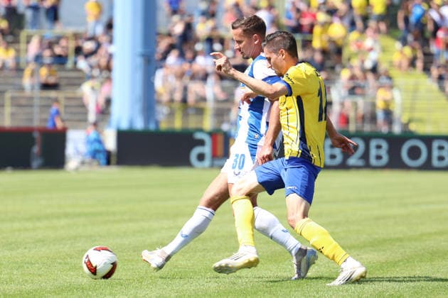 Deutschland: Freundschaftsspiel 2026 - 2027, Lok Leipzig gegen Hertha BSC , Bruno-Plache-Stadion (Leipzig): Paul Seguin (Hertha BSC, 30) am Ball *** Germany Friendly Match 2026 2027, Lok Leipzig vs. Hertha BSC, Bruno Plache Stadium, Leipzig; Paul Seguin, Hertha BSC, 30 on the ball Copyright: xLucasxWalterx