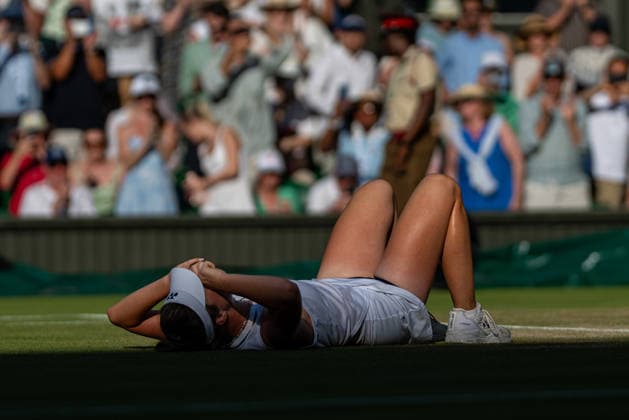 Tennis - Wimbledon Championship 2026 - Day 13 LONDON, ENGLAND - Saturday, July 11, 2026: Linda Noskova (CZE) celebrates after winning the Ladies Singles Final match on Day Thirteen of The Championships Wimbledon 2026 at the All England Lawn Tennis and Croquet Club. (Photo by Kirsten Holst Propaganda) LONDON All England Lawn Tennis and Croq GREATER LONDON ENGLAND  Copyright: xKirstenxHolstx 2026-07-11-078-Wimbledon_Day_13