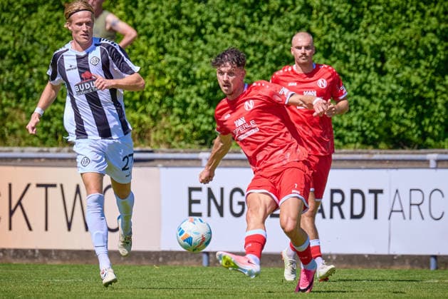 Vico Meien (VfR Aalen, 28), Daniel Dominkovic (1. FC Normannia Gmuend, 07), Bleart Dautaj (1. FC Normannia Gmuend, 27) GER, 1. FC Normannia Gmuend vs. VfR Aalen, Fussball, Freundschaftsspiel, Herren, 11.07.2026 GER, 1. FC Normannia Gmuend vs. VfR Aalen, Fussball, Freundschaftsspiel, Herren, 11.07.2026 Schwaebisch Gmünd *** Vico Meien, VfR Aalen, 28; Daniel Dominkovic, 1 FC Normannia Gmuend, 07, Bleart Dautaj 1 FC Normannia Gmünd, 27 GER, 1 FC Normannia Gmünd vs. VfR Aalen, Soccer, Friendly Match, Men s, July 11, 2026 GER, 1 FC Normannia Gmünd vs. VfR Aalen, Soccer, Friendly Match, Men’s, July 11, 2026 Schwäbisch Gmünd Copyright: xEibner-Pressefoto GeraldxOelze-dexStoppanyx EP_ODS