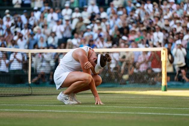 Linda Noskova celebrates victory in the Ladies Singles final Wimbledon Tennis Championships, Day 13, The All England Lawn Tennis and Croquet Club, London, UK - 11 Jul 2026London The All England Lawn Tennis and United Kingdom  Copyright: xEllaxLing Shutterstockx 16981031cg