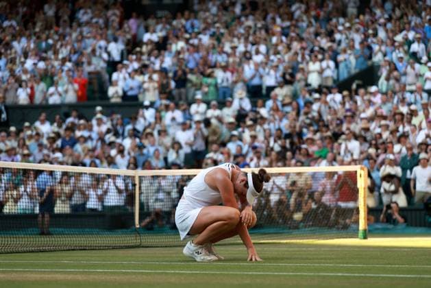 Linda Noskova celebrates victory in the Ladies Singles final Wimbledon Tennis Championships, Day 13, The All England Lawn Tennis and Croquet Club, London, UK - 11 Jul 2026London The All England Lawn Tennis and United Kingdom  Copyright: xEllaxLing Shutterstockx 16981031cf