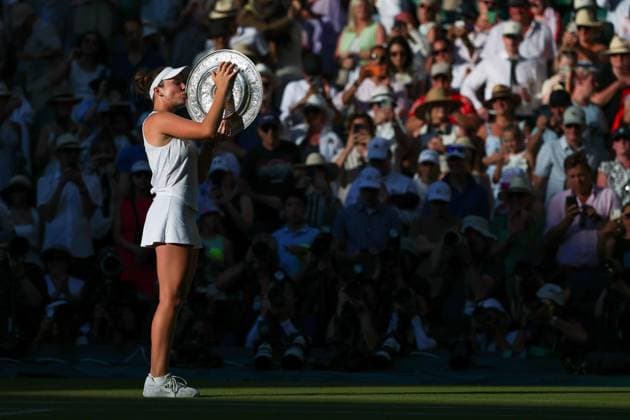 Linda Noskova celebrates victory in the Ladies Singles final Wimbledon Tennis Championships, Day 13, The All England Lawn Tennis and Croquet Club, London, UK - 11 Jul 2026London The All England Lawn Tennis and United Kingdom  Copyright: xKieranxMcManus Shutterstockx 16981032fd