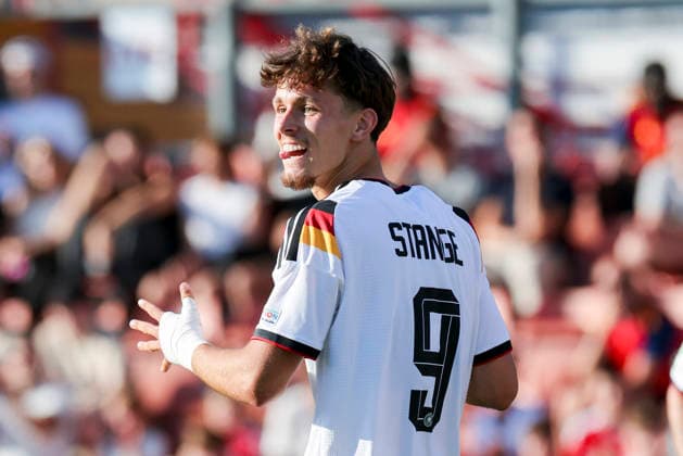 Otto Stange (Germany) schaut enttaeuscht, UEFA European Under-19 Championship 2026 Final, Spain v Germany, Racecourse Ground am 11. July 2026 in Wrexham, Vereinigtes Königreich. (Foto von Marco Steinbrenner DeFodi Images) Otto Stange (Germany) looks dejected, UEFA European Under-19 Championship 2026 Final, Spain v Germany, Racecourse Ground, July 11, 2026 in Wrexham, United Kingdom. (Photo by Marco Steinbrenner DeFodi Images) - *** Otto Stange of Germany looks disappointed, 2026 UEFA European Under-19 Championship Final, Spain vs. Germany, Racecourse Ground on July 11, 2026, in Wrexham, United Kingdom Photo by Marco Steinbrenner DeFodi Images Otto Stange of Germany looks dejected, UEFA European Under-19 Championship 2026 Final, Spain vs. Germany, Racecourse Ground, July 11, 2026, in Wrexham, United Kingdom. Photo by Marco Steinbrenner, DeFodi Images
