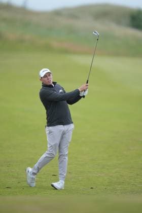 Matt Fitzpatrick plays his approach shot on the 4th hole. Genesis Scottish Open, Golf, The Renaissance Club, North Berwick, Scotland, UK - 11 Jul 2026North Berwick The Renaissance Club Scotland United Kingdom  Copyright: xShutterstockx 16984082al
