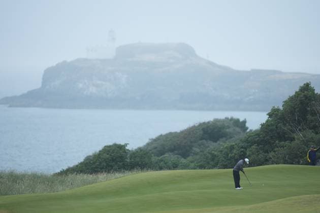 Min Woo Lee of Australia putts on the 4th green. Genesis Scottish Open, Golf, The Renaissance Club, North Berwick, Scotland, UK - 11 Jul 2026North Berwick The Renaissance Club Scotland United Kingdom  Copyright: xShutterstockx 16984082ao