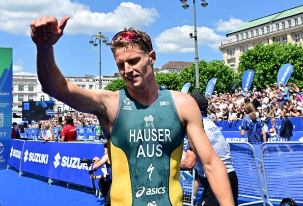 11.07.2026, GER, Triathlon, Hamburg Wasser World Triathlon, Elite, Maenner, Hamburg Sieger Matthew Hauser (AUS) jubelt nach dem Zieleinlauf *** July 11, 2026, GER, Triathlon, Hamburg Wasser World Triathlon, Elite, Men, Hamburg winner Matthew Hauser (AUS) celebrates after crossing the finish line nordphotoxGmbH xWitke nph00002