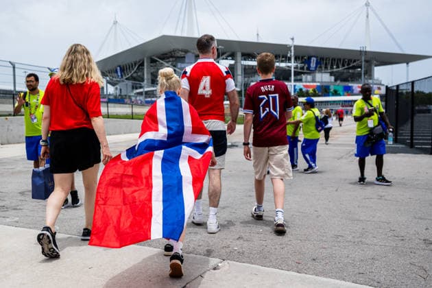 260711 Fans of Norway ahead of the FIFA World Cup, WM, Weltmeisterschaft, Fussball 2026 quarter-final football match between Norway and England on July 11, 2026 in Miami. Photo: Jon Olav Nesvold BILDBYRAN COP 217 VG0992 bbeng fotboll football soccer fotball vm fotbolls-vm fotball-vm fotbolls-vm 2026 fifa world cup 2026 kvartfinale kvartsfinal quarterfinal quarter-final england norge norway *** July 11, 2026: Fans of Norway ahead of the 2026 FIFA World Cup quarterfinal soccer match between Norway and England on July 11, 2026 in Miami. Photo by Jon Olav Nesvold, BILDBYRAN COP 217 VG0992 bbeng soccer football fotball World Cup soccer World Cup 2026 FIFA World Cup 2026 quarterfinal quarterfinal quarter final England Norway  Copyright: JONxOLAVxNESVOLD BB260711JE002
