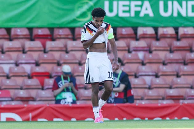 Francis Onyeka (Germany) schaut enttaeuscht, UEFA European Under-19 Championship 2026 Final, Spain v Germany, Racecourse Ground am 11. July 2026 in Wrexham, Vereinigtes Königreich. (Foto von Marco Steinbrenner DeFodi Images) Francis Onyeka (Germany) looks dejected, UEFA European Under-19 Championship 2026 Final, Spain v Germany, Racecourse Ground, July 11, 2026 in Wrexham, United Kingdom. (Photo by Marco Steinbrenner DeFodi Images) - *** Francis Onyeka (Germany) looks disappointed, 2026 UEFA European Under-19 Championship Final, Spain vs. Germany, Racecourse Ground on July 11, 2026, in Wrexham, United Kingdom. Photo by Marco Steinbrenner, DeFodi Images. Francis Onyeka of Germany looks dejected, UEFA European Under-19 Championship 2026 Final, Spain vs. Germany, Racecourse Ground, July 11, 2026, in Wrexham, United Kingdom. Photo by Marco Steinbrenner, DeFodi Images