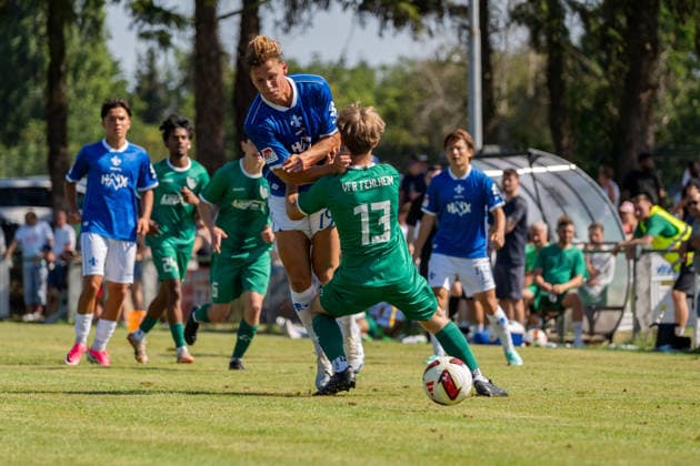 Spielszene, Zweikampf, v.l. Fynn-Luca Lakenmacher (SV Darmstadt 98, 19), Kaelan Laudenklos Anton (VfR Fehlheim, 13), GER, VfR Fehlheim vs. SV Darmstadt 98, Fussball, Testspiel, Saison 2026 2027, 11.07.2026, DFL REGULATIONS PROHIBIT ANY USE OF PHOTOGRAPHS AS IMAGE SEQUENCES AND OR QUASI-VIDEO, GER, VfR Fehlheim vs. SV Darmstadt 98, Fussball, Testspiel, Saison 2026 2027, 11.07.2026 Bensheim-Fehlheim *** Game scene, tackle, from left: Fynn Luca Lakenmacher (SV Darmstadt 98), 19, Kaelan Laudenklos Anton (VfR Fehlheim), 13, GER, VfR Fehlheim vs. SV Darmstadt 98, soccer, friendly match, 2026–2027 season, July 11, 2026, DFL regulations prohibit any use of photographs as image sequences and or quasi-video, GER, VfR Fehlheim vs. SV Darmstadt 98, soccer, friendly match, 2026–2027 season, July 11, 2026, Bensheim Fehlheim Copyright: xEibner-Pressefoto J-NxGroemlingx EP_JGG