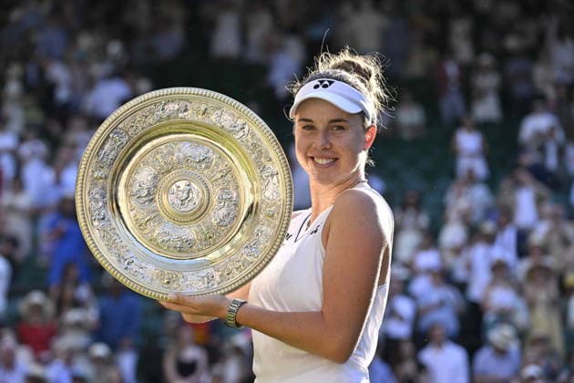 Tennis - Wimbledon 2026 - ITF - The Championships - 11 07 2026 - Tennis - Wimbledon 2026 - ITF - The Championships - 11 07 2026 - Linda Noskova bat Muchova - Republique Tcheque London  Copyright: xChryslenexCaillaud Psnewzx