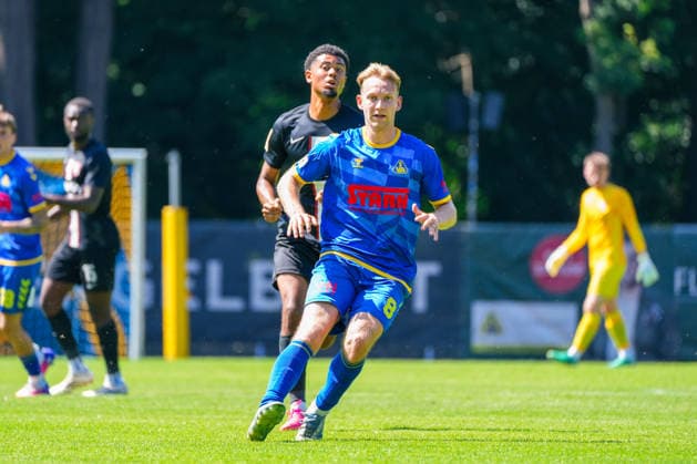 Deutschland: Fussball Regionalliga, 3. Liga, Saison 2026 27, Testspiel, SV Atlas Delmenhorst vs TSV Havelse, 11.07.2026, Städtisches Stadion an der Düsternortstraße (Delmenhorst, Niedersachsen) Dinand Gijsen (SV Atlas Delmenhorst, 8) *** German Regional League (3rd Division), 2026–27 Season, Friendly Match, SV Atlas Delmenhorst vs. TSV Havelse, July 11, 2026, Municipal Stadium on Düsternortstraße, Delmenhorst, Lower Saxony; Dinand Gijsen, SV Atlas Delmenhorst, 8 Copyright: xLeonxFrickx