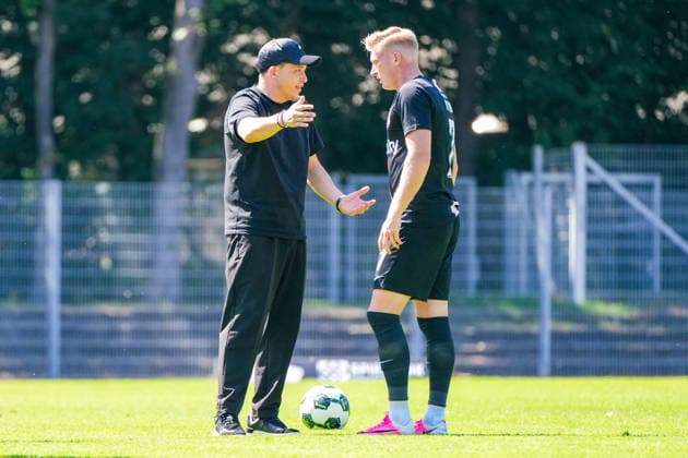 Deutschland: Fussball Regionalliga, 3. Liga, Saison 2026 27, Testspiel, SV Atlas Delmenhorst vs TSV Havelse, 11.07.2026, Städtisches Stadion an der Düsternortstraße (Delmenhorst, Niedersachsen) Samir Ferchichi (Trainer, TSV Havelse) Kevin Schumacher (TSV Havelse, 7) *** German Regional League (3rd Division), 2026–27 Season, Friendly Match, SV Atlas Delmenhorst vs. TSV Havelse, July 11, 2026, Municipal Stadium on Düsternortstraße, Delmenhorst, Lower Saxony; Samir Ferchichi, Coach, TSV Havelse; Kevin Schumacher, TSV Havelse, 7 Copyright: xLeonxFrickx