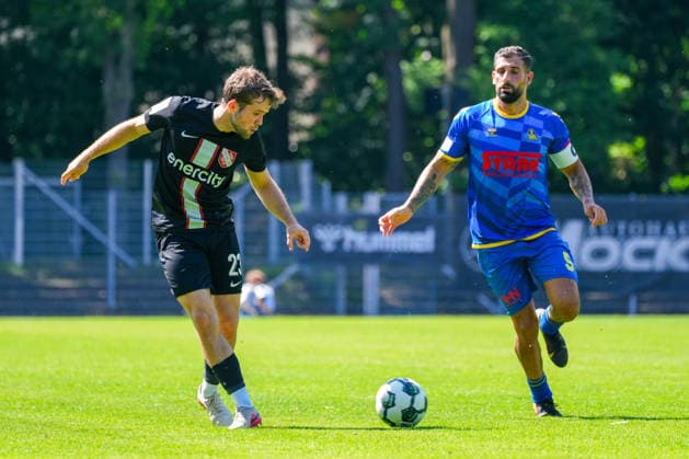 Deutschland: Fussball Regionalliga, 3. Liga, Saison 2026 27, Testspiel, SV Atlas Delmenhorst vs TSV Havelse, 11.07.2026, Städtisches Stadion an der Düsternortstraße (Delmenhorst, Niedersachsen) Ibrahim Temin (SV Atlas Delmenhorst, 5) *** German Regional League (3rd Division), 2026–27 Season, Friendly Match, SV Atlas Delmenhorst vs. TSV Havelse, July 11, 2026, Municipal Stadium on Düsternortstraße, Delmenhorst, Lower Saxony; Ibrahim Temin, SV Atlas Delmenhorst, 5 Copyright: xLeonxFrickx