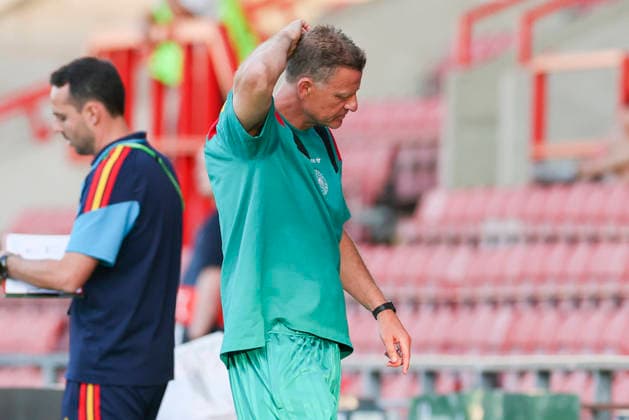 Trainer Christian Woerns (Germany) schaut enttaeuscht, UEFA European Under-19 Championship 2026 Final, Spain v Germany, Racecourse Ground am 11. July 2026 in Wrexham, Vereinigtes Königreich. (Foto von Marco Steinbrenner DeFodi Images) Trainer Christian Woerns (Germany) looks dejected, UEFA European Under-19 Championship 2026 Final, Spain v Germany, Racecourse Ground, July 11, 2026 in Wrexham, United Kingdom. (Photo by Marco Steinbrenner DeFodi Images) - *** Coach Christian Woerns of Germany looks disappointed, 2026 UEFA European Under-19 Championship Final, Spain vs. Germany, Racecourse Ground on July 11, 2026, in Wrexham, United Kingdom. Photo by Marco Steinbrenner, DeFodi Images. Coach Christian Woerns of Germany looks dejected, UEFA European Under-19 Championship 2026 Final, Spain vs. Germany, Racecourse Ground, July 11, 2026, in Wrexham, United Kingdom. Photo by Marco Steinbrenner, DeFodi Images