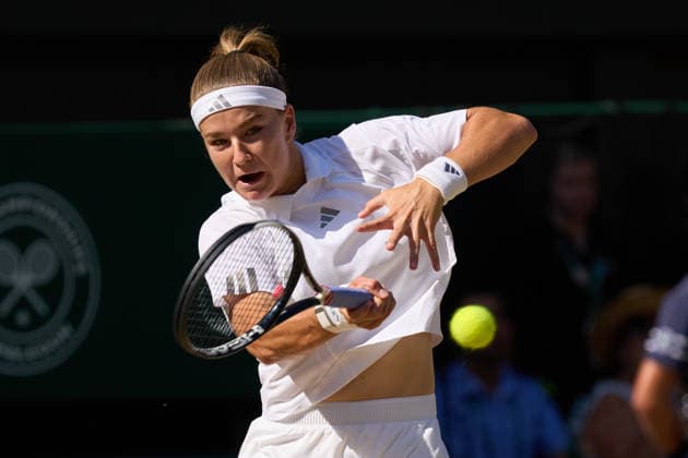 2026 Wimbledon, July 11, Ladies Final LONDON, - JULY 11: Karolina Muchova of the Czech Republic plays a shot against Linda Noskova of the Czech Republic during the 2026 Wimbledon, July 11, Ladies Final at The all England club, Wimbledon on July 11, 2026 in London, GBR. London The all England club, Wimbledon GBR Copyright: xPeterxvanxdenxBerg ISIxPhotosx 9498