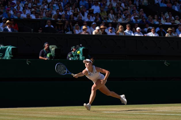 2026 Wimbledon, July 11, Ladies Final LONDON, - JULY 11: Linda Noskova of the Czech Republic plays a shot against Karolina Muchova of the Czech Republic during the 2026 Wimbledon, July 11, Ladies Final at The all England club, Wimbledon on July 11, 2026 in London, GBR. London The all England club, Wimbledon GBR Copyright: xPeterxvanxdenxBerg ISIxPhotosx 9498