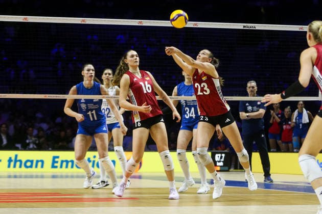 Serbia v Germany - Women s Volleyball Nations League BELGRADE, SERBIA - JULY 11: H. Kurtagic (11) of Serbia in action against S. Straube (23) of Germany during the 2026 FIVB Volleyball Women s Nations League match between the Serbia and Germany in Belgrade, Serbia, on July 11, 2026. Filip Stevanovic Anadolu Belgrade Serbia. Editorial use only. Please get in touch for any other usage.  Copyright: x2026xAnadoluxFilipxStevanovicx
