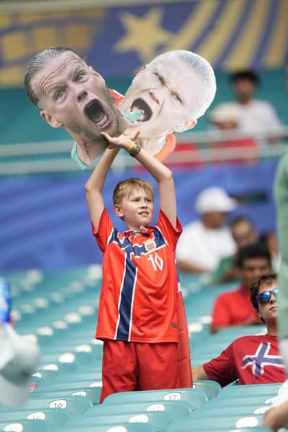 World Cup 2026: Norway - England Miami Gardens, Florida , USA 20260711. Audience before the quarter-final between Norway and England in the 2026 World Cup at Miami Stadium. Photo: Terje Pedersen NTB Miami Gardens, Florida United States EDITORIAL USE ONLY. RESTRICTED USE FOR BETTING COMPANIES Ref:_SPOT4cfxrtoYQw.jpg *** 2026 World Cup: Norway vs. England, Miami Gardens, Florida, USA 20260711 Spectators before the quarterfinal between Norway and England in the 2026 World Cup at Miami Stadium. Photo by Terje Pedersen, NTB. Miami Gardens, Florida, United States. EDITORIAL USE ONLY. RESTRICTED USE FOR BETTING COMPANIES.  Copyright: xTerjexPedersenx xNTBx