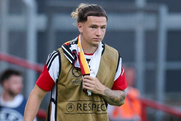 Mika Wallentowitz (Germany) schaut enttaeuscht, UEFA European Under-19 Championship 2026 Final, Spain v Germany, Racecourse Ground am 11. July 2026 in Wrexham, Vereinigtes Königreich. (Foto von Marco Steinbrenner DeFodi Images) Mika Wallentowitz (Germany) looks dejected, UEFA European Under-19 Championship 2026 Final, Spain v Germany, Racecourse Ground, July 11, 2026 in Wrexham, United Kingdom. (Photo by Marco Steinbrenner DeFodi Images) - *** Mika Wallentowitz of Germany looks disappointed, 2026 UEFA European Under-19 Championship Final, Spain vs. Germany, Racecourse Ground on July 11, 2026, in Wrexham, United Kingdom Photo by Marco Steinbrenner DeFodi Images Mika Wallentowitz of Germany looks dejected, UEFA European Under-19 Championship 2026 Final, Spain vs. Germany, Racecourse Ground, July 11, 2026, in Wrexham, United Kingdom. Photo by Marco Steinbrenner, DeFodi Images