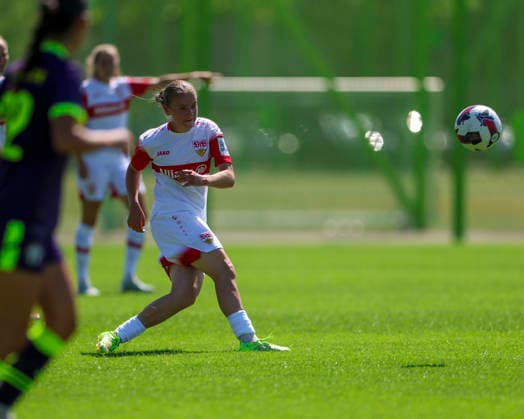 11.07.2026, SUI, Fussball, Frauen, Testspiel, Saison 2026 2027, FC Zürich vs. VfB Stuttgart Muriel Dürr (17, VfB Stuttgart) Foto: Urs Ottiger IMAGO Zürich Sportzentrum Heerenschürli Zürich Switzerland *** July 11, 2026, SUI, Soccer, Women s, Friendly, 2026–2027 Season, FC Zurich vs. VfB Stuttgart, Muriel Dürr, 17, VfB Stuttgart, Photo by Urs Ottiger, IMAGO, Zurich Sports Center Heerenschürli, Zurich, Switzerland