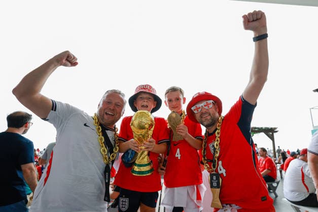 2026 FIFA World Cup, WM, Weltmeisterschaft, Fussball Quarter Final England v Norway Miami Stadium, Miami 11.07.2026 L-R: Ross Allen & Charlie Allen, David Harrison & Henry Harrison 2026 FIFA World Cup Quarter Final England v Norway Miami Stadium, Miami 11.07.2026 Photograph By Marc Aspland The Times  Copyright: xMarcxAsplandx NINTCHDBPICT001094769154