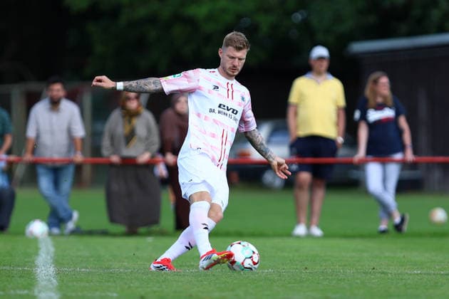 8 Alexander Mühling (Rot-Weiß Oberhausen) Fußball I Herren I Testspiel I Saison 2026-2027 I Rot-Weiß Oberhausen - Hamburger SV U21, U 21 I 11.07.2026 I Sportplatz Eicklingen *** 8 Alexander Mühling Rot-Weiß Oberhausen Soccer I Men s I Friendly Match I 2026–2027 Season I Rot-Weiß Oberhausen vs. Hamburger SV U21 I July 11, 2026 I Eicklingen Sports Field